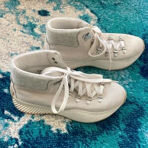 Sorel Out N About III boots cream grey 7.5